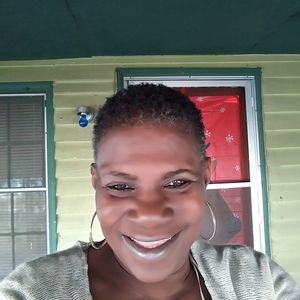 Meet your Posher, Pauline